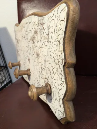 Perchero vintage madera blanco y marrón