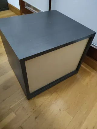 Cabecero 1,60 m y mesillas de noche.