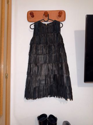 Vestido Zara negro flecos