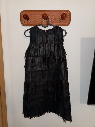 Vestido Zara negro flecos
