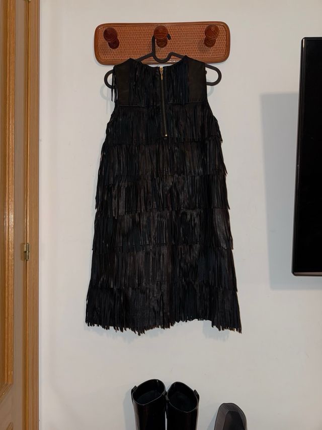Vestido Zara negro flecos
