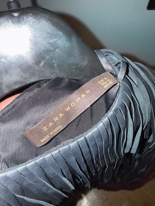 Vestido Zara negro flecos