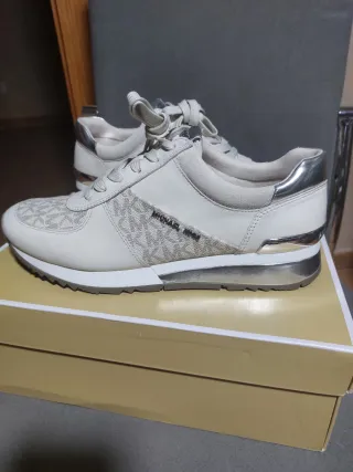 Zapatillas Michael Kors Talla 39 Blancas y Plata