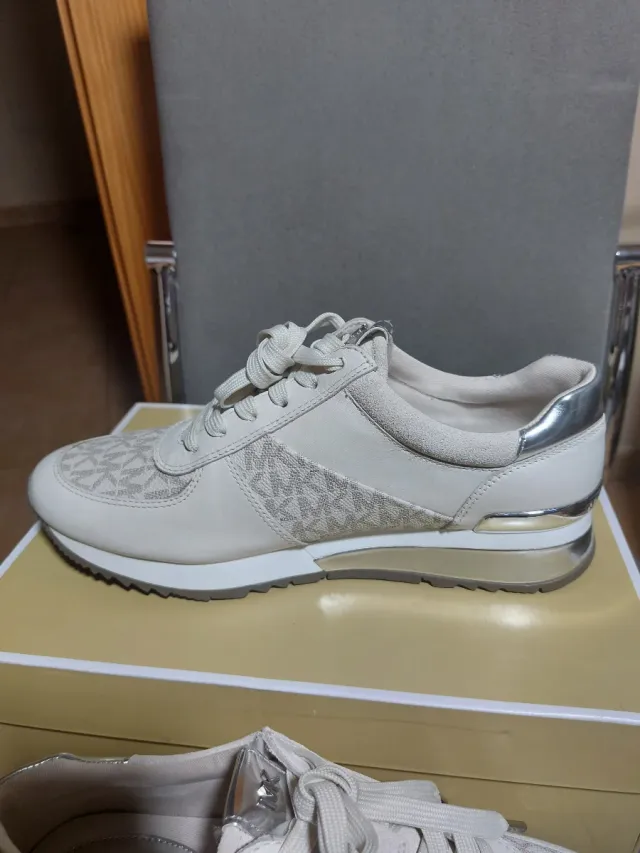 Zapatillas Michael Kors Talla 39 Blancas y Plata