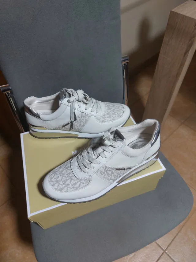 Zapatillas Michael Kors Talla 39 Blancas y Plata