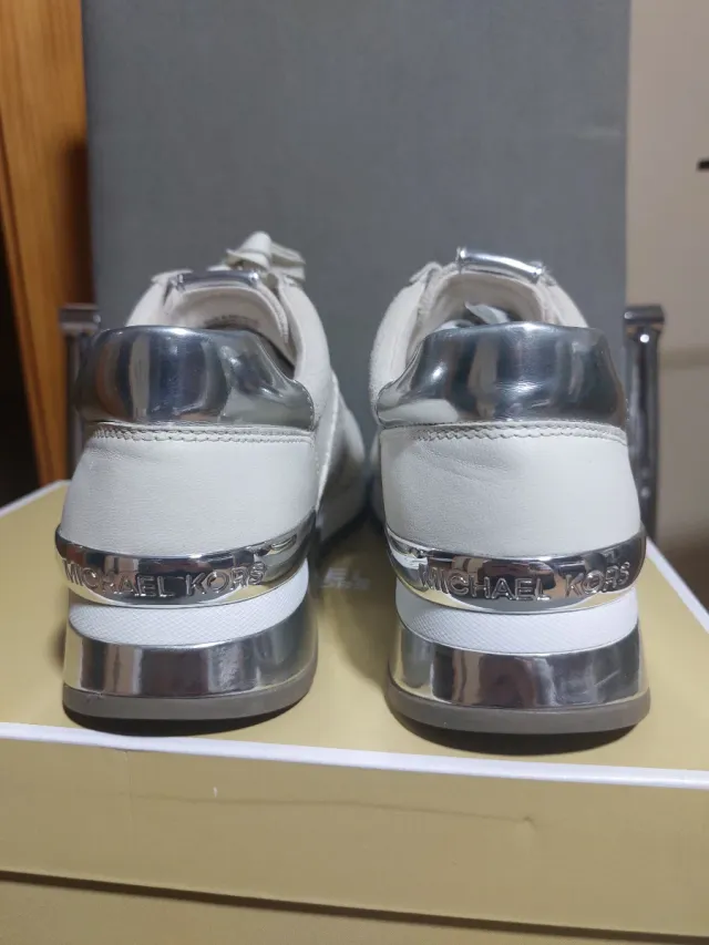 Zapatillas Michael Kors Talla 39 Blancas y Plata