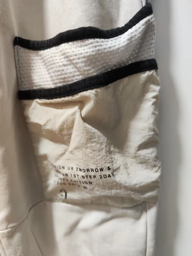 Pantalón niño cargo beige