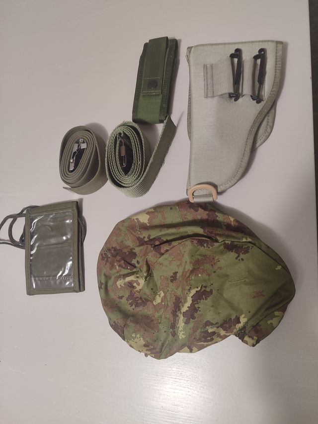 Fondina militare e accessori