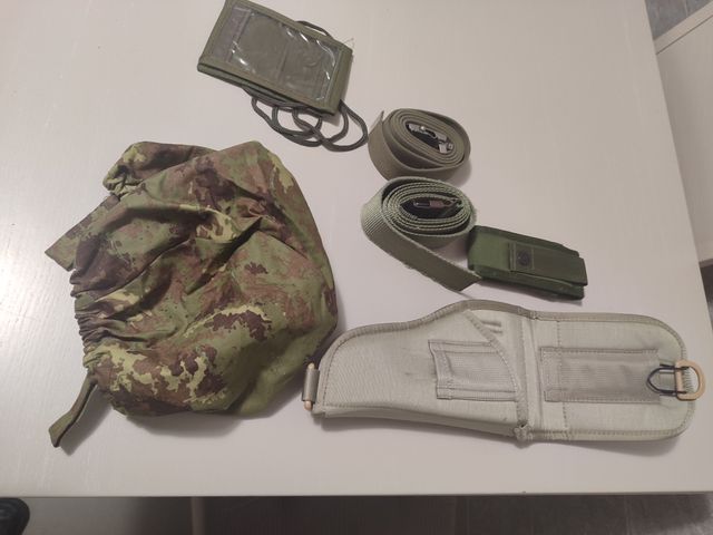 Fondina militare e accessori