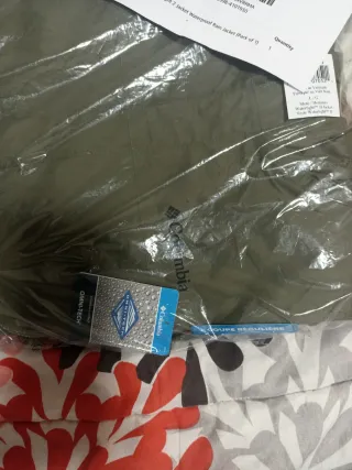 Chaqueta Columbia Omni-Tech Verde Oscuro.