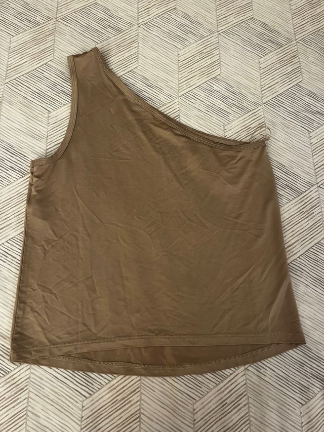 Eseoese: Camiseta asimétrica T. S