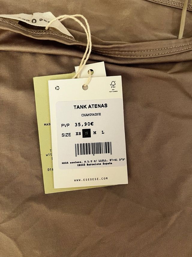 Eseoese: Camiseta asimétrica T. S