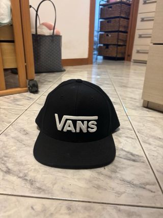 Cappello Vans nero con logo bianco