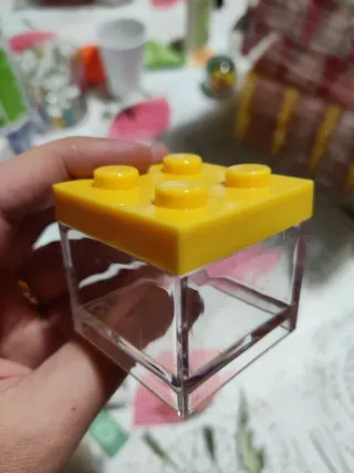 Scatoline lego gialle