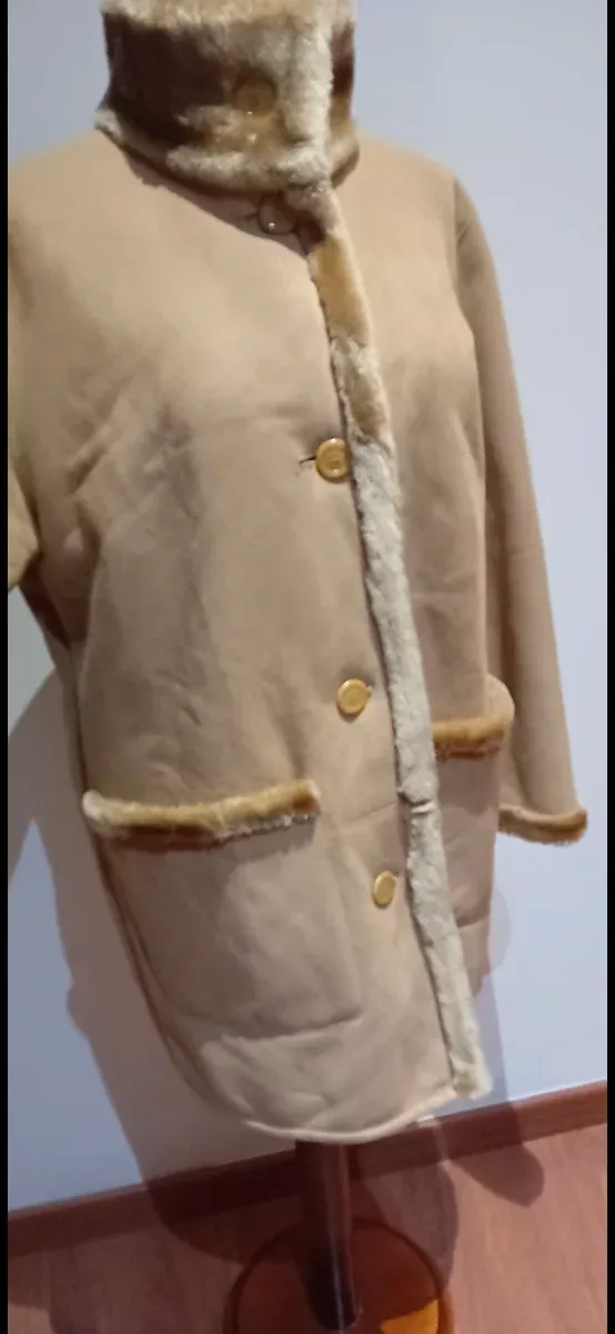 Cappotto donna beige con fodera in pelliccia