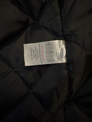 Parka Negra Closure London con Capucha