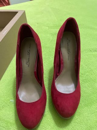 Zapatos Bershka rojos