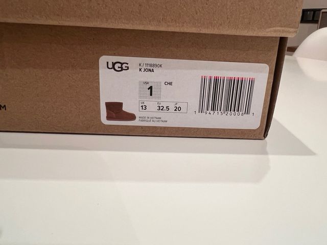 Botas UGG Marrones Talla 32.5 EU / 1 UK