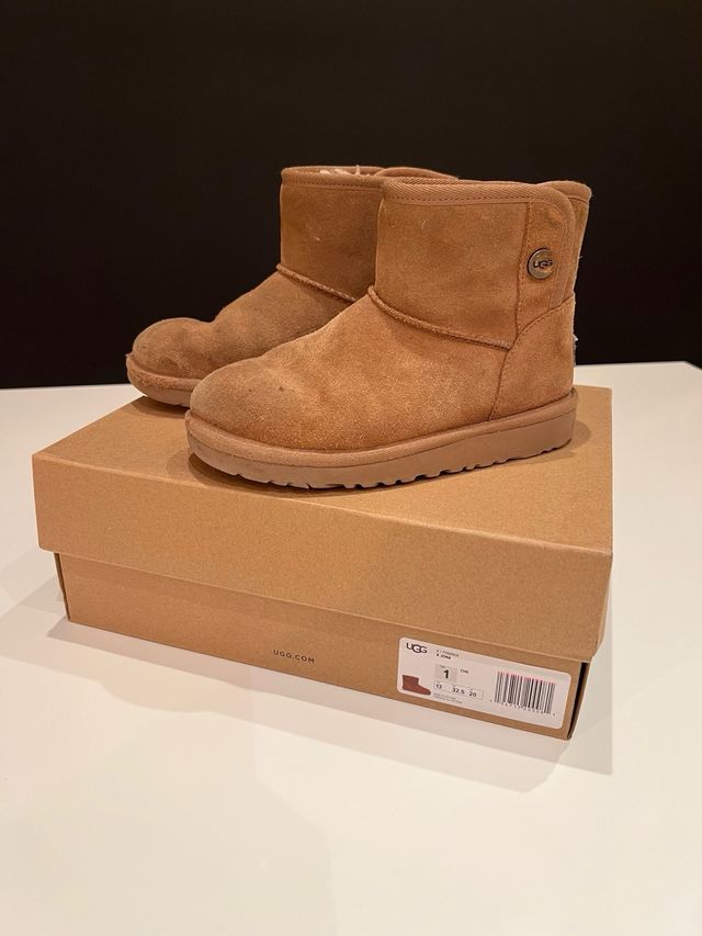Botas UGG Marrones Talla 32.5 EU / 1 UK