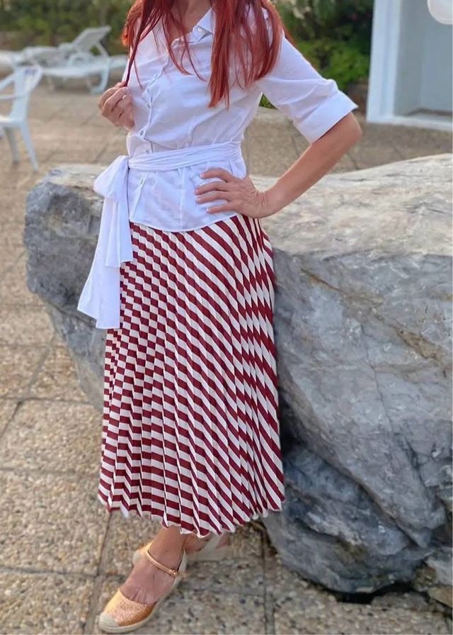 Conjunto falda tablas y camisa manga corta