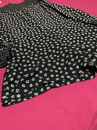 Mono Zara flores negro blanco Talla XS