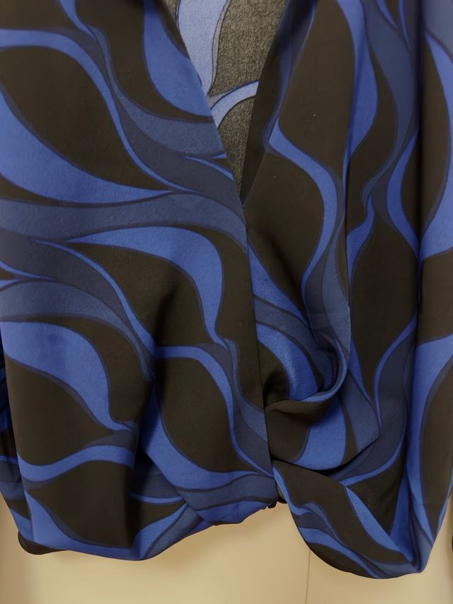 Blusa Zara blu e nera stampata