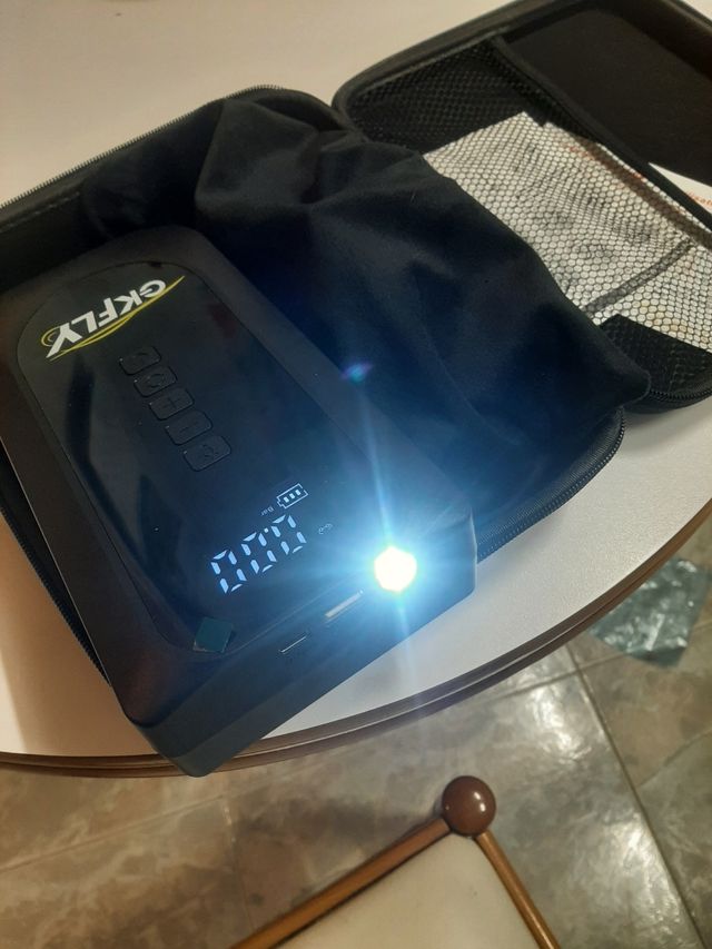 Arrancador y compresor de coche portatil