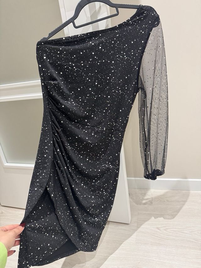 Vestido de fiesta negro con plateado