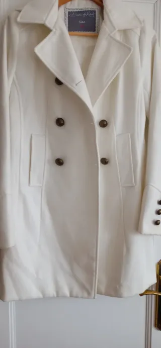 Abrigo blanco. Talla M