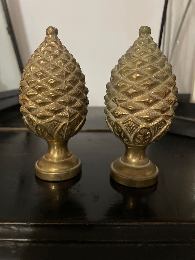 Piñas de bronce decorativas (2 unidades)