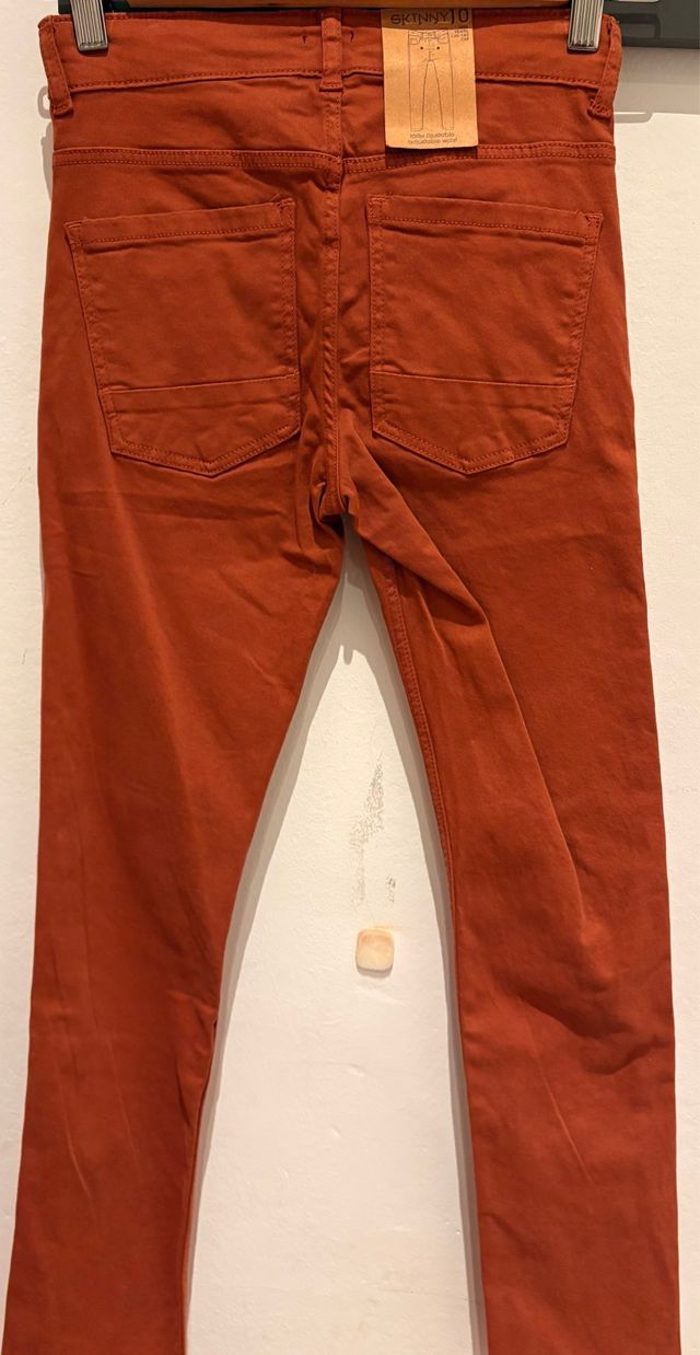 Pantalón skinny a estrenar