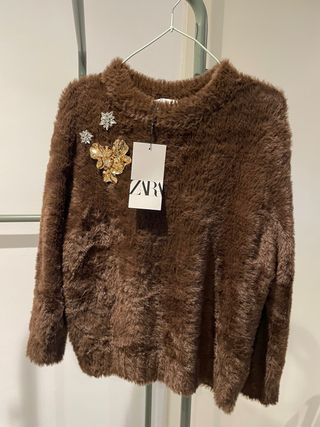 Jersey Zara peluche con apliques dorados