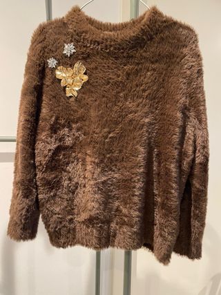 Jersey Zara peluche con apliques dorados