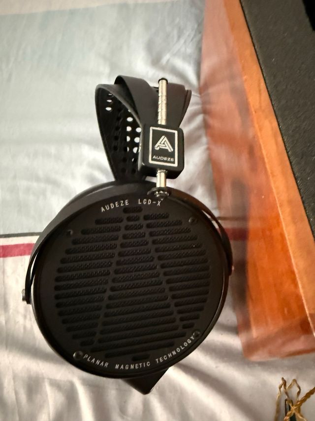 Audeze LCD X con cable extra y caja roble