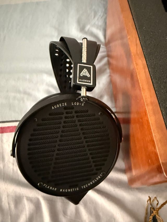 Audeze LCD X con cable extra y caja roble