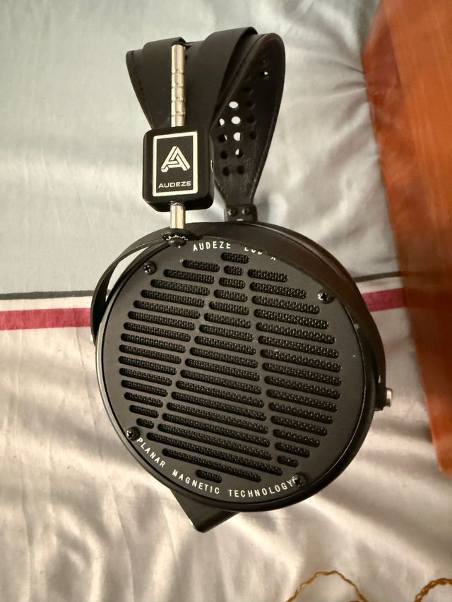 Audeze LCD X con cable extra y caja roble