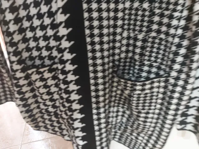 Jersey estampado blanco y negro