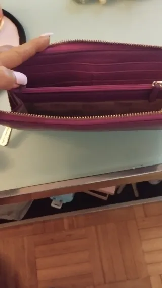 Cartera Michael Kors Piel granate claro y Dorada