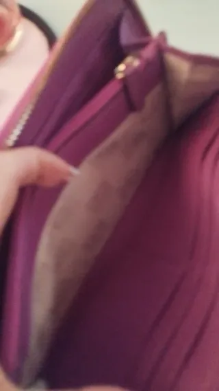 Cartera Michael Kors Piel granate claro y Dorada