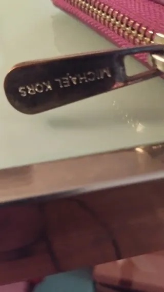 Cartera Michael Kors Piel granate claro y Dorada