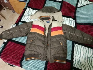 Abrigo niño marrón y naranja