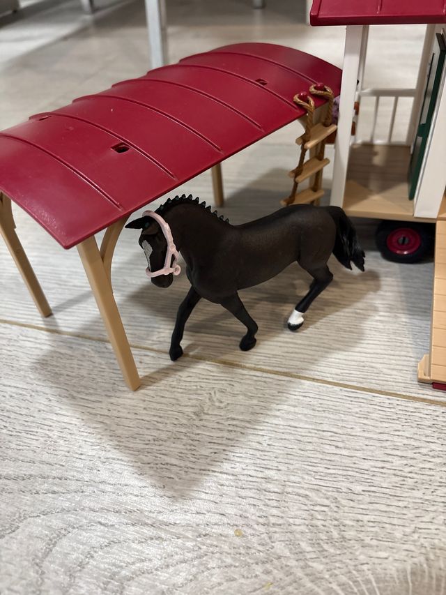 Caravana de caballos de juguete