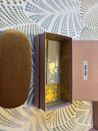 Funda Gafas Miu Miu Dorada y Rosa