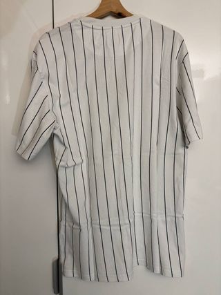 Maglietta bianca a righe, buone condizioni, usata