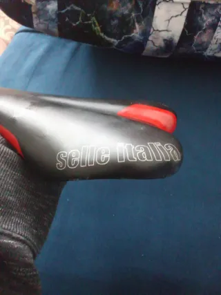 Sillín Bici Selle Italia Negro/Rojo