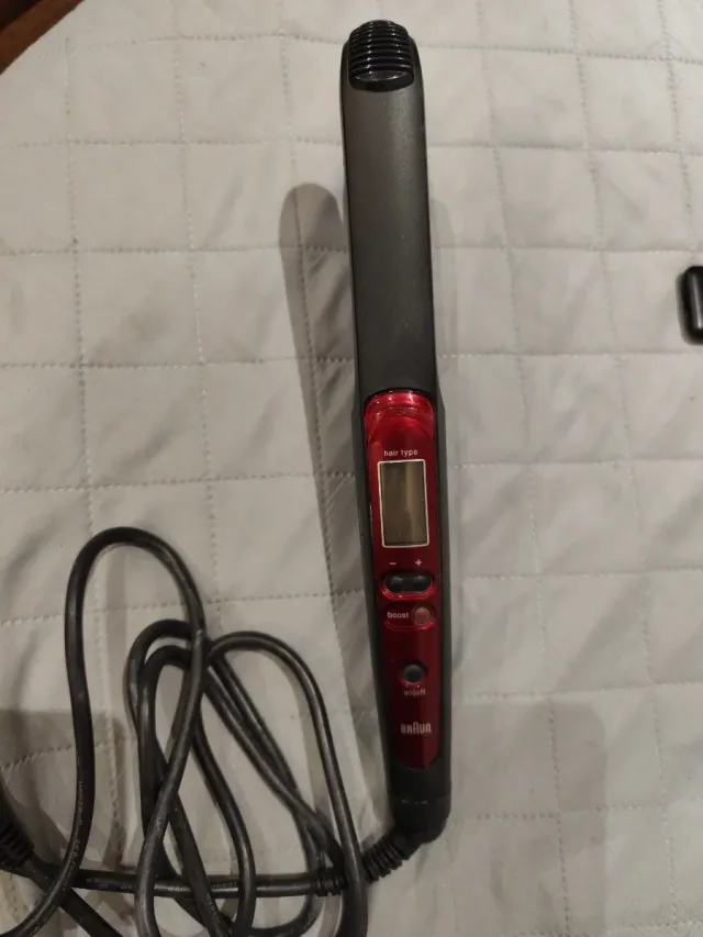 Plancha de pelo Braun negra y roja