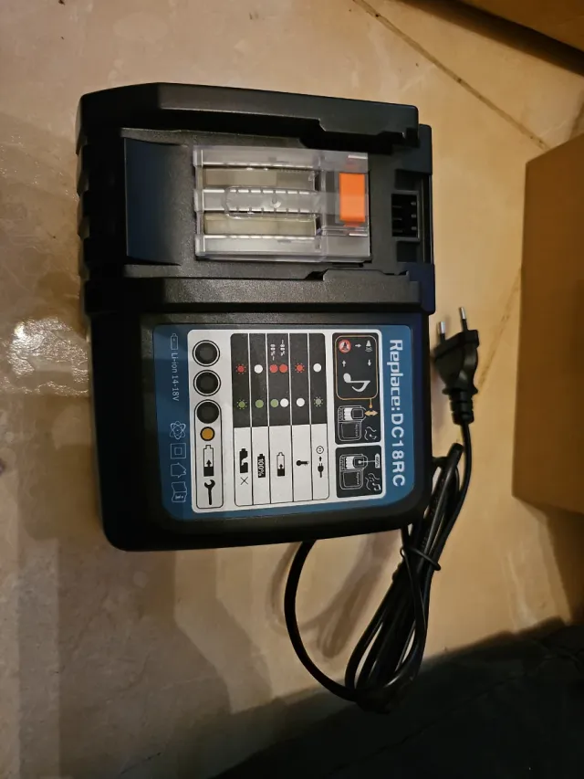 Cargador Makita DC18RC