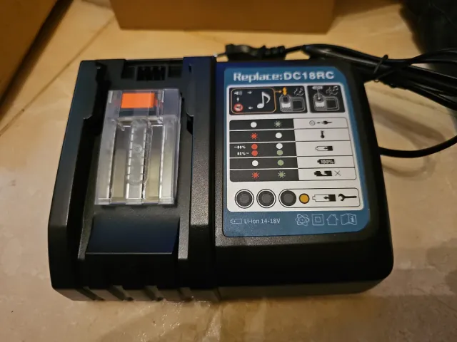 Cargador Makita DC18RC