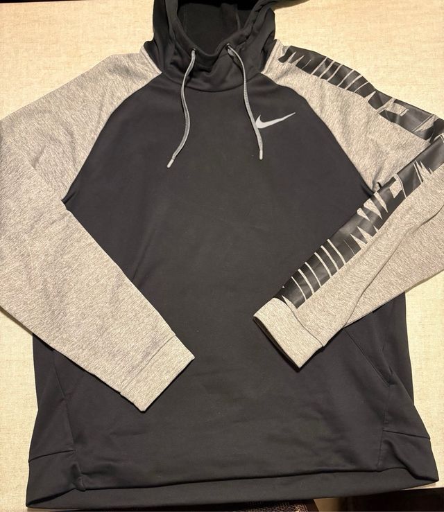 Sudadera Nike Dry-Fit.Talla XL(tallaje grande)