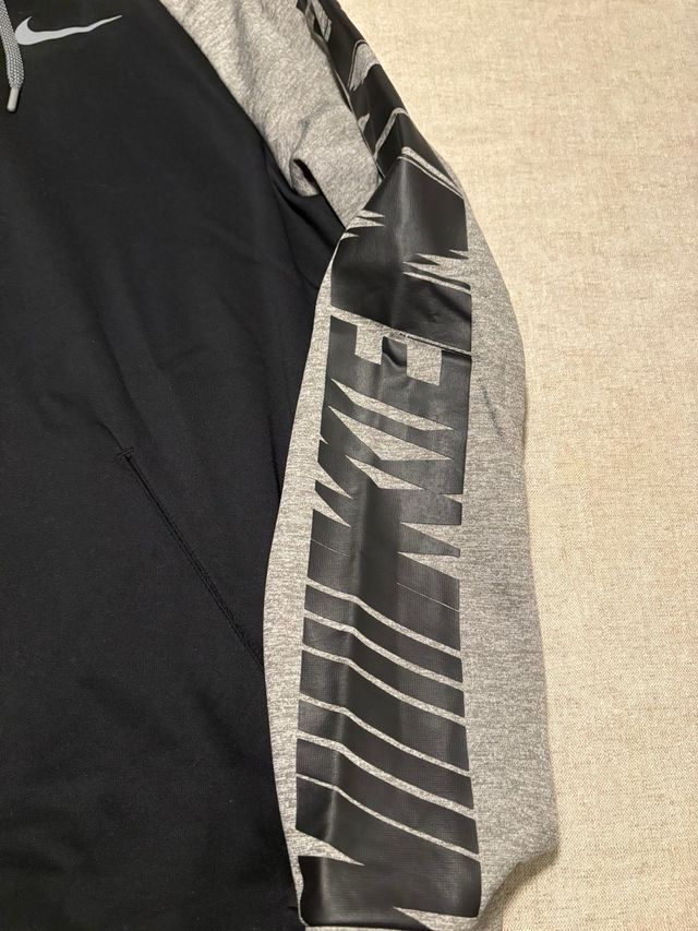 Sudadera Nike Dry-Fit.Talla XL(tallaje grande)